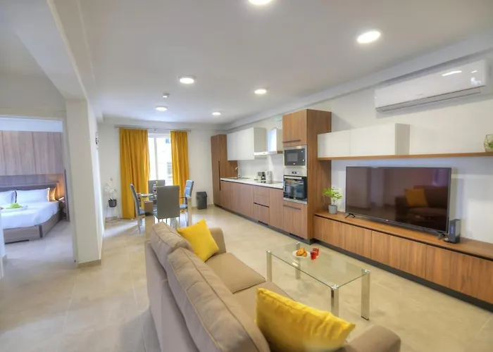 Spacious And Tastefully Furnished 2 Bedroom Apartment Ddif1-3