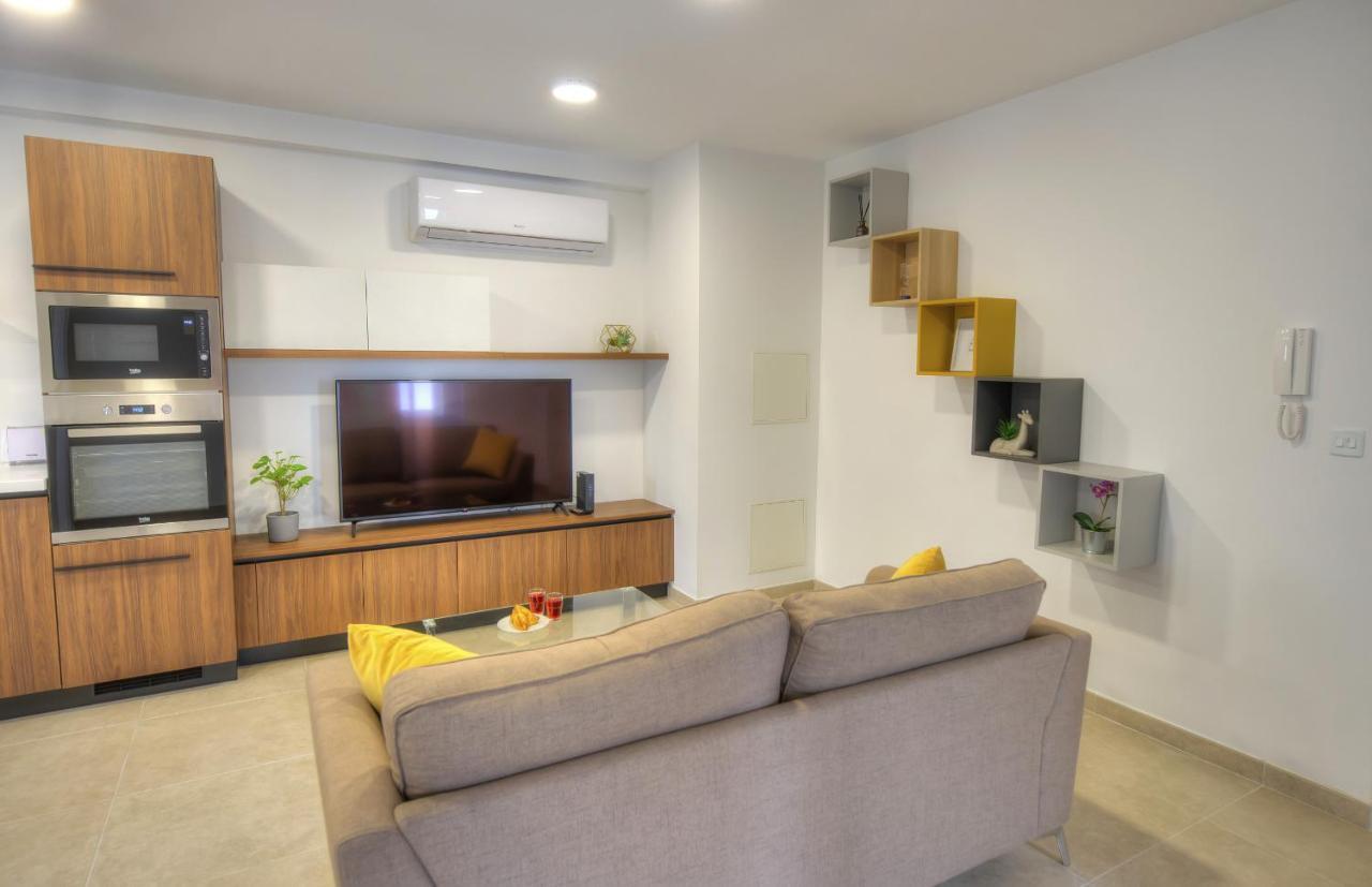 Apartment Spacious And Tastefully Furnished 2 Bedroom Ddif1-3 Gzira