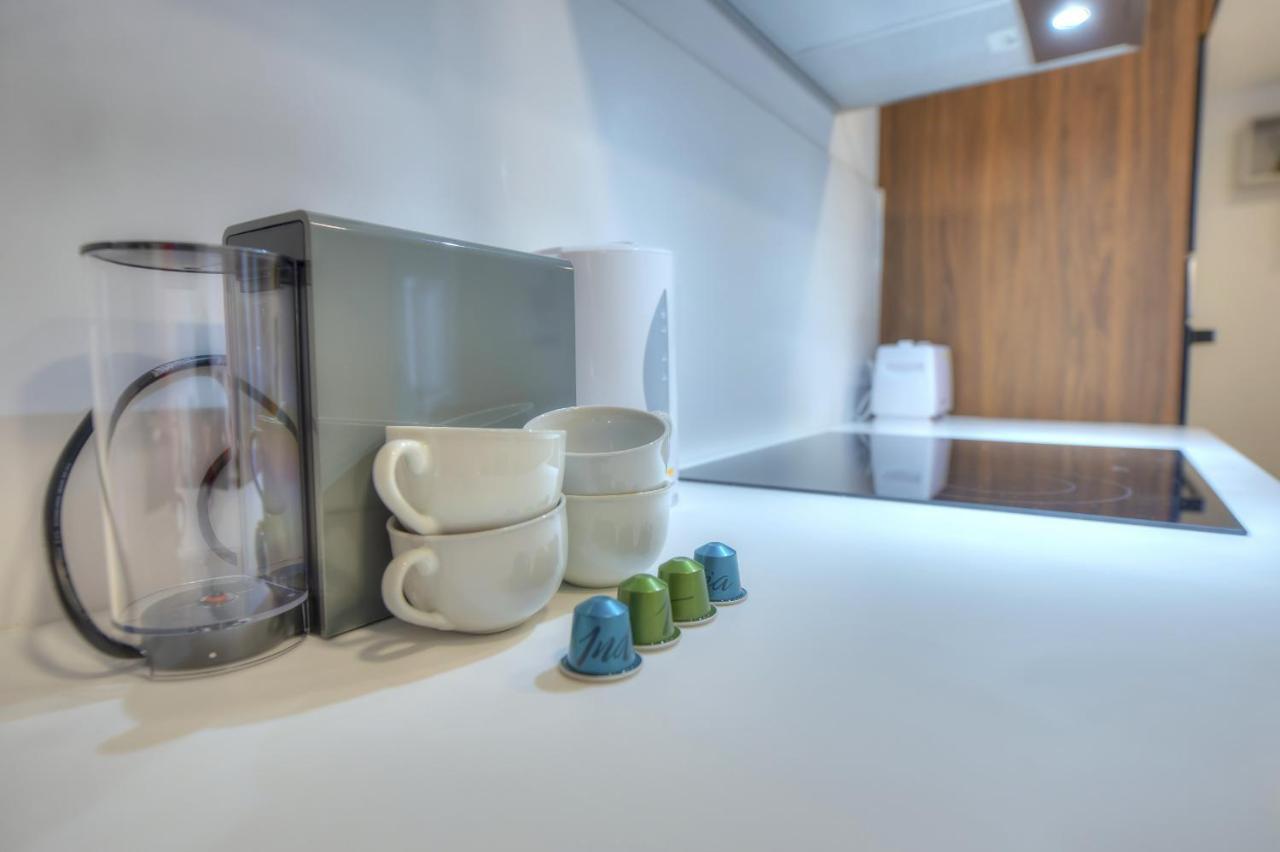 Apartment Spacious And Tastefully Furnished 2 Bedroom Ddif1-3