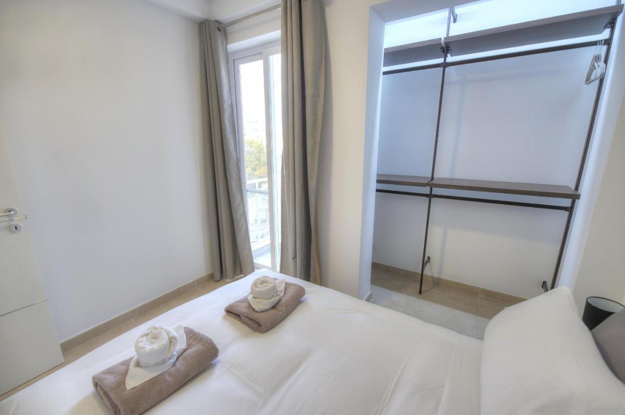 Apartment Spacious And Tastefully Furnished 2 Bedroom Ddif1-3 *